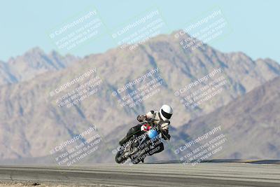 media/Dec-01-2025-Moto Forza (Mon) [[2daa91e15f]]/3-Beginner Group/Session 4 Turn 9/